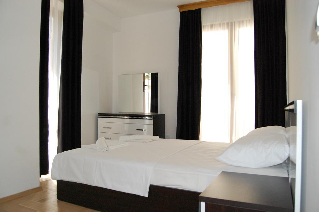 Apartments First Line Petrovac 客房 照片