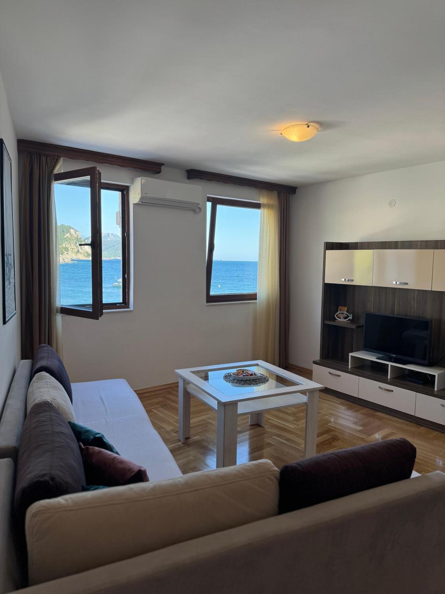 Apartments First Line Petrovac 外观 照片