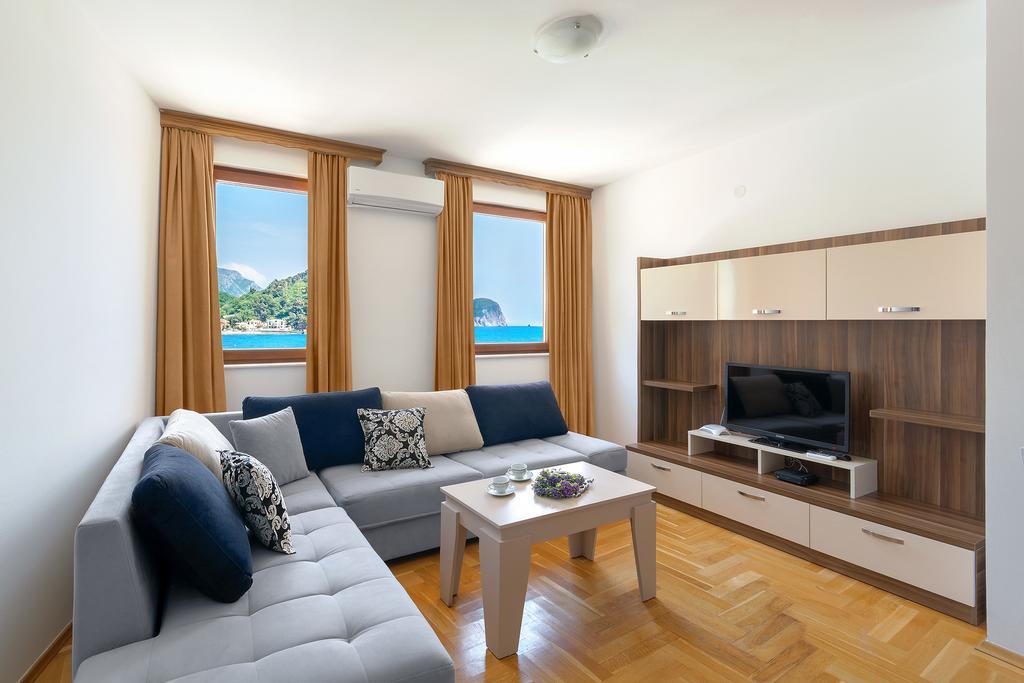 Apartments First Line Petrovac 外观 照片